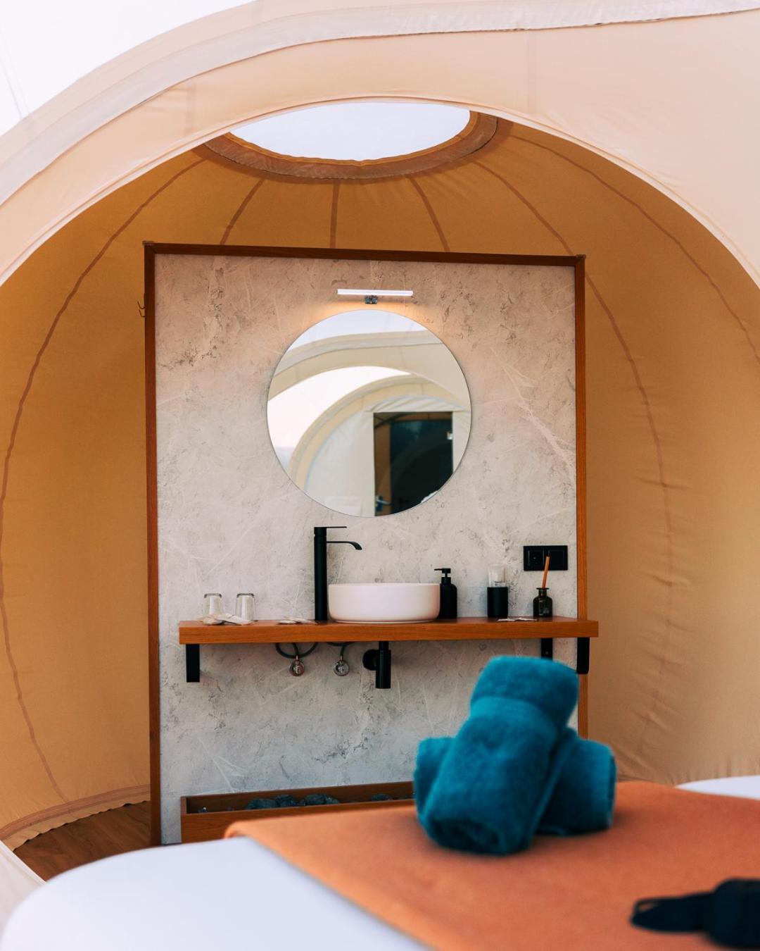 Glamping Balu Hotel Монестерио Екстериор снимка